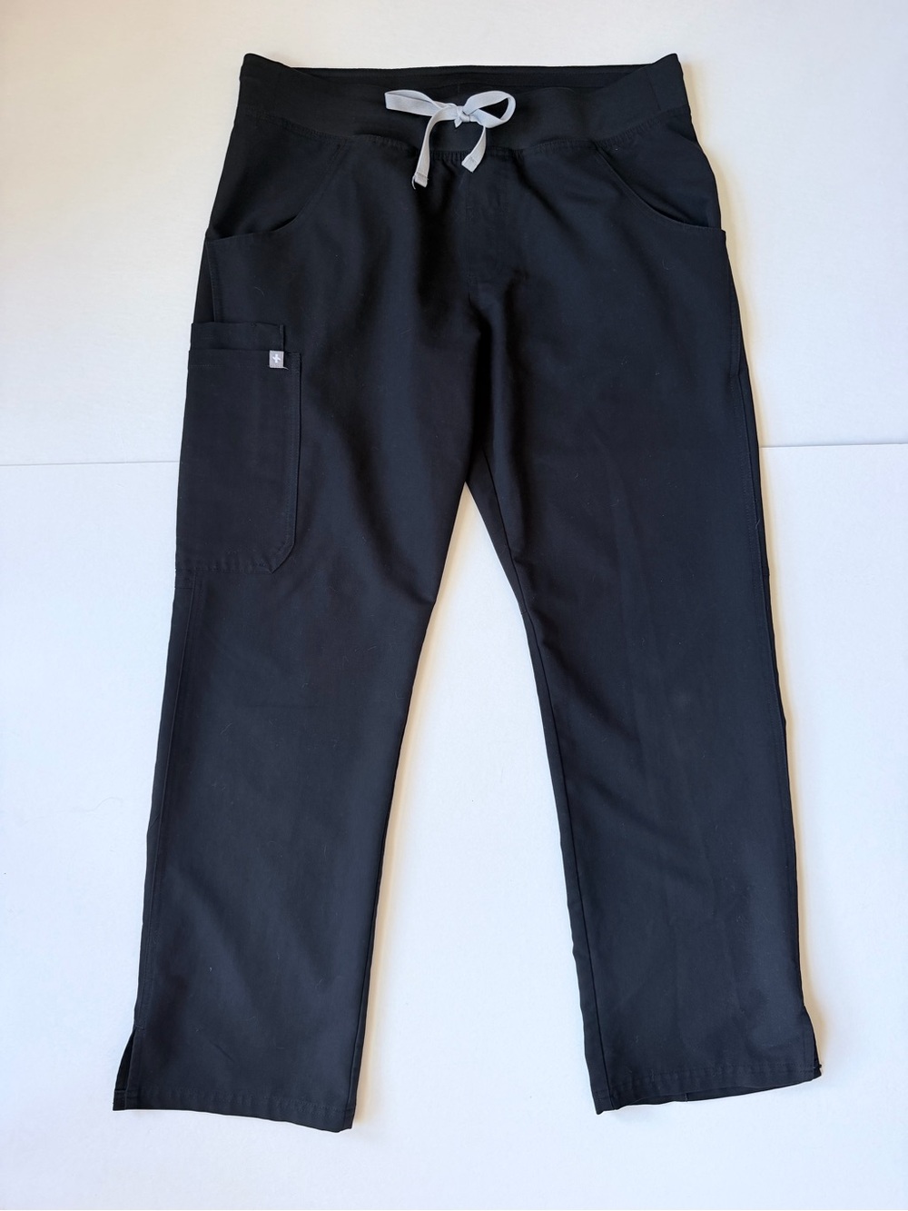 FIGS Kade Straight-Leg Cargo Scrub Pant Medium Petite - Black